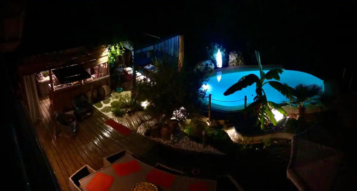 A La Marc'Quize Chambres D'Hotes, Petit Dejeuner Compris, Avec Piscine A Debordement En Exterieur, Bain Nordique A 38 Degres En Prestation Supplement Sur Reservation Horaire Anticipee 1 Place De Parking Gratuite Sur Place Mouxy Exterior photo