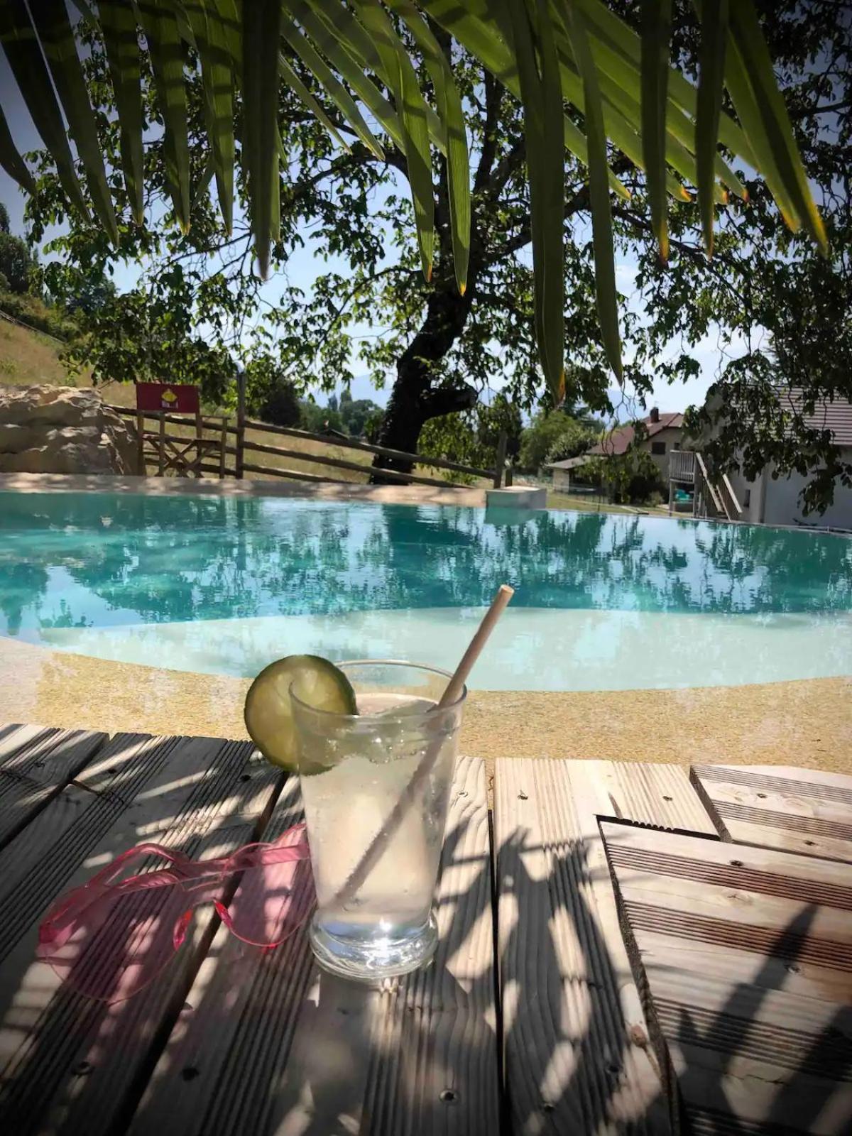 A La Marc'Quize Chambres D'Hotes, Petit Dejeuner Compris, Avec Piscine A Debordement En Exterieur, Bain Nordique A 38 Degres En Prestation Supplement Sur Reservation Horaire Anticipee 1 Place De Parking Gratuite Sur Place Mouxy Exterior photo