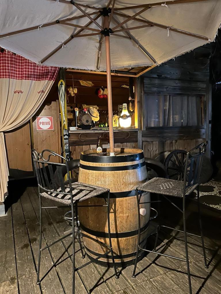 A La Marc'Quize Chambres D'Hotes, Petit Dejeuner Compris, Avec Piscine A Debordement En Exterieur, Bain Nordique A 38 Degres En Prestation Supplement Sur Reservation Horaire Anticipee 1 Place De Parking Gratuite Sur Place Mouxy Exterior photo